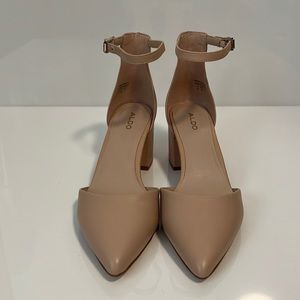 ALDO Size 9 Color Nude